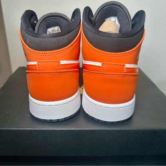 NIKE Air Jordan NWT Women's or Youth Unisex Athletic Shoes, Black Orange White - Picture 6 of 10